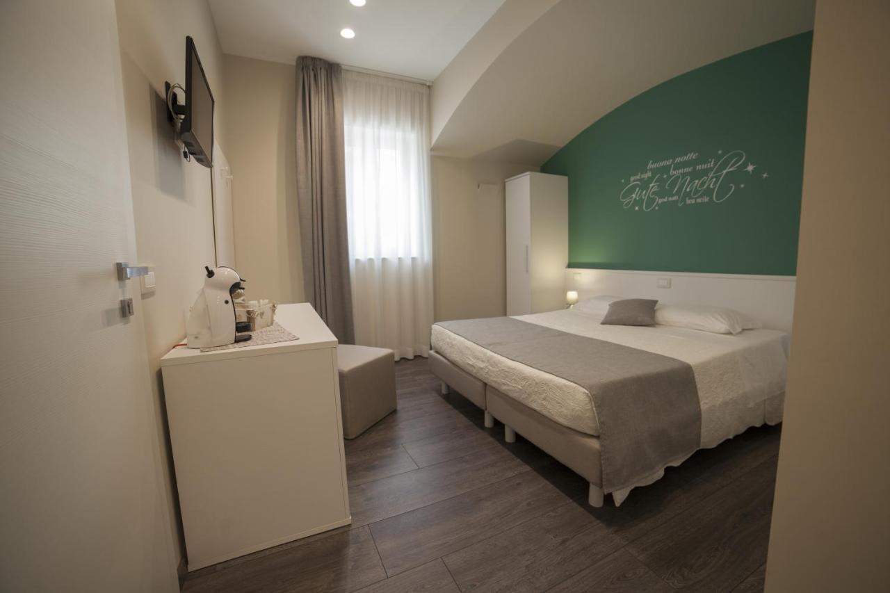 Residence Del Sole 曼弗雷多尼亚 外观 照片